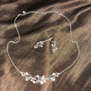 Necklace and earring set